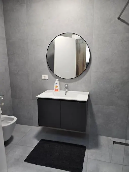 Lake View Apartment Tirana 0*,  Albania